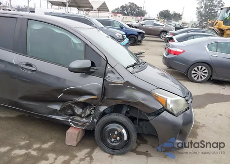 2017 Toyota Yaris Le z USA, uszkodzony, nr VIN VNKKTUD38HA074405